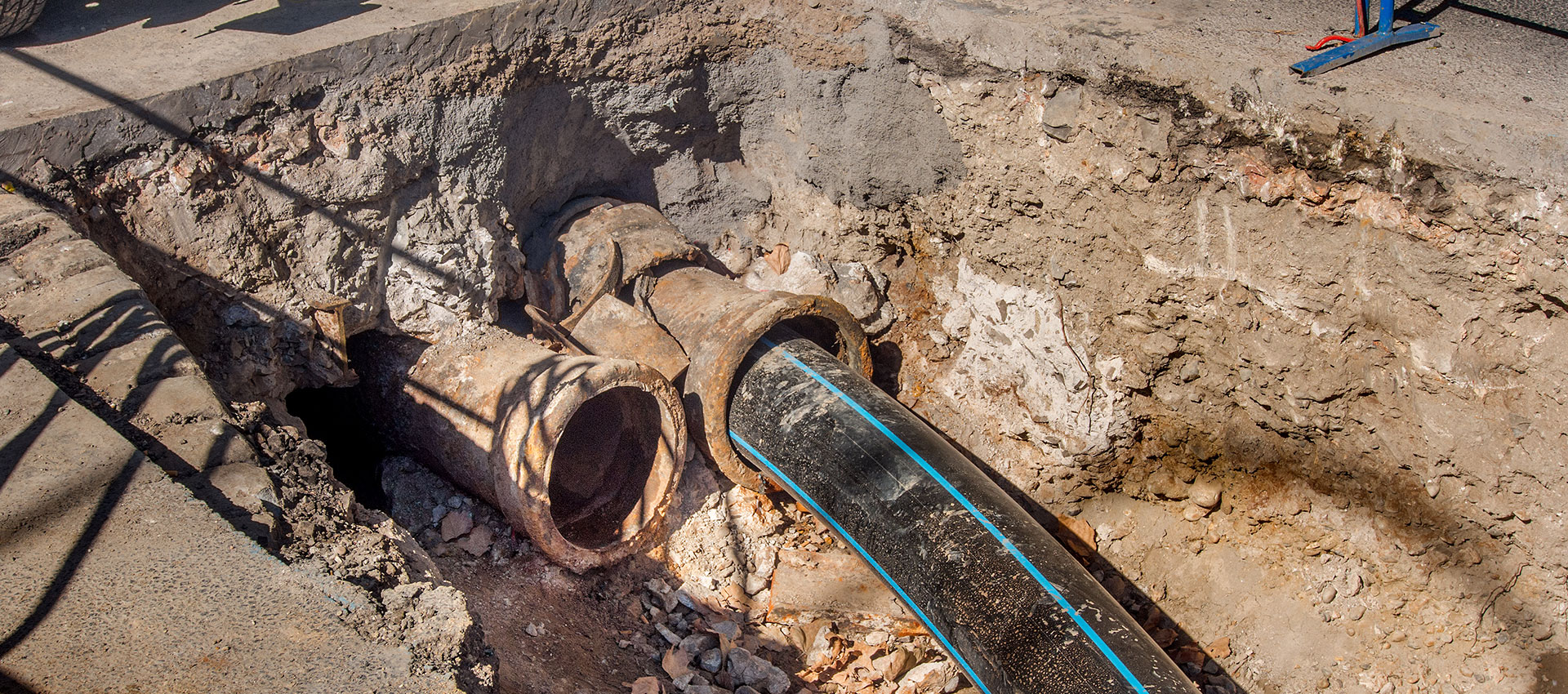 LA Trenchless: Trenchless Sewer Replacement, Water Line Replacement and Sewer Line Services in Lethbridge, Medicine Hat and Brooks